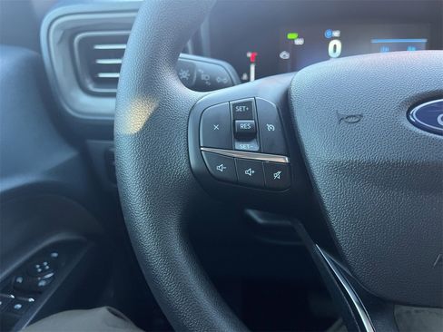 New 2025 Ford Maverick XL image 10