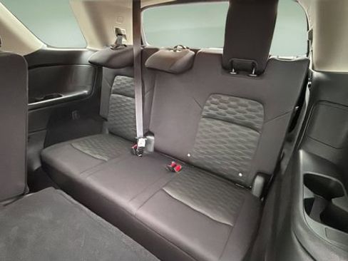 Used 2024 Nissan Pathfinder SV image 33