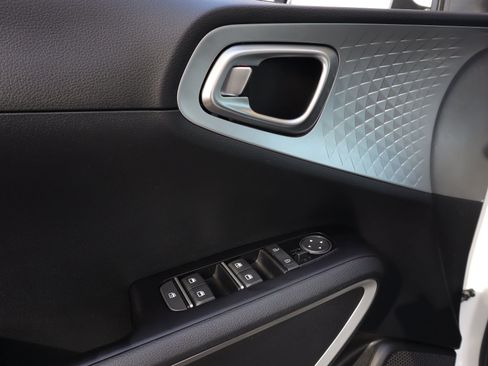 Used 2022 Kia Soul LX w/ Technology Package image 20