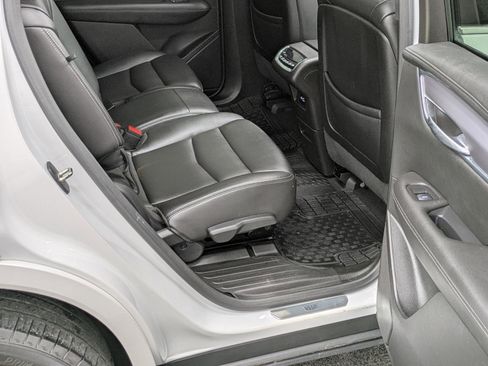 Used 2023 Cadillac XT6 Luxury image 23