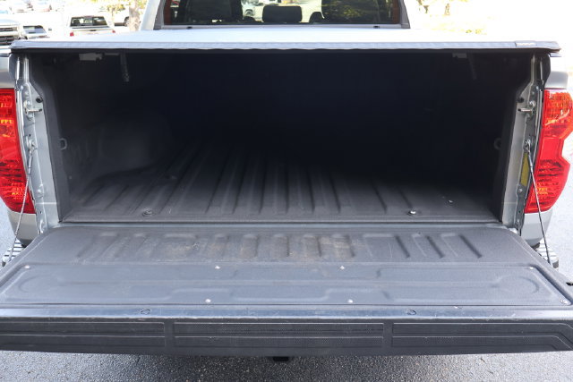 Used 2020 Toyota Tundra SR5 w/ SR5 Upgrade Package AWD/4WD image 22