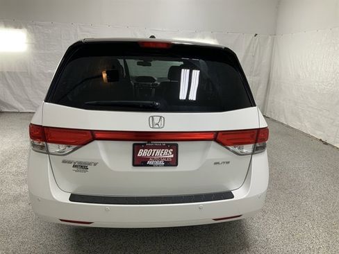 Used 2016 Honda Odyssey Touring Elite image 7