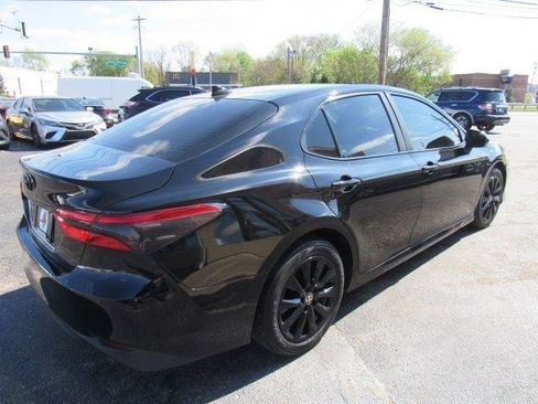 Used 2020 Toyota Camry LE image 7