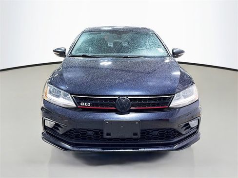 Used 2017 Volkswagen Jetta GLI image 3