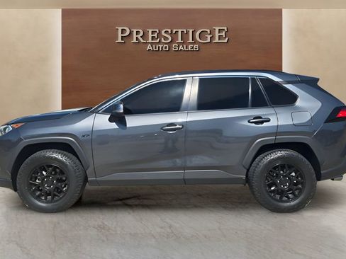 Used 2021 Toyota RAV4 XLE image 4