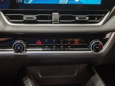 Used 2025 Chevrolet Equinox LT FWD image 19