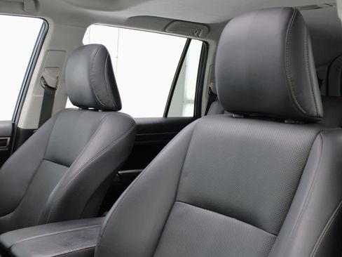 Used 2017 Lexus GX 460 image 34