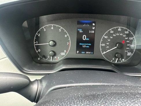 Used 2024 Toyota Corolla Cross L FWD image 5