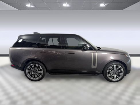 Used 2024 Land Rover Range Rover SE AWD/4WD image 8