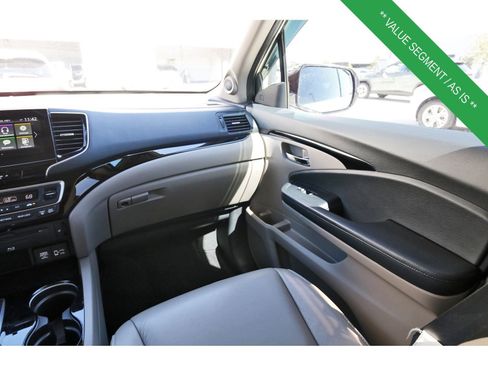 Used 2020 Honda Pilot Touring image 12