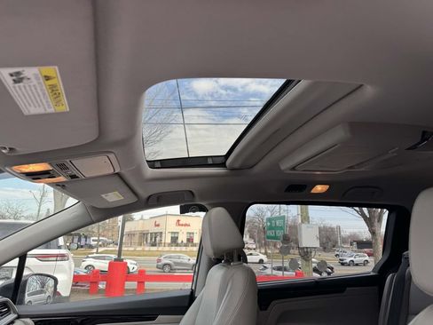 Used 2021 Honda Odyssey Touring image 18