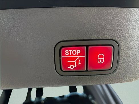 Used 2018 Mercedes-Benz GLS 450 4MATIC image 18