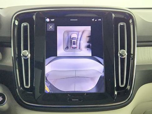 Certified 2026 Volvo XC40 B5 Ultra w/ Climate Package AWD/4WD image 19