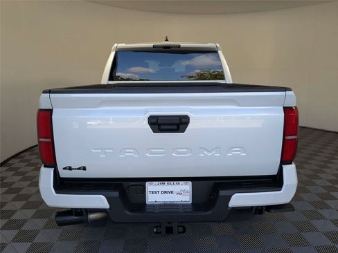 Certified 2025 Toyota Tacoma TRD Sport AWD/4WD image 7