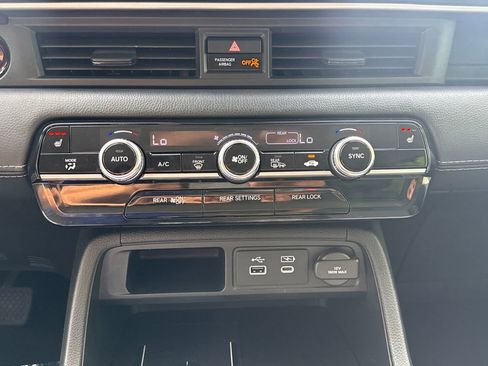 Certified 2025 Honda Pilot EX-L image 24