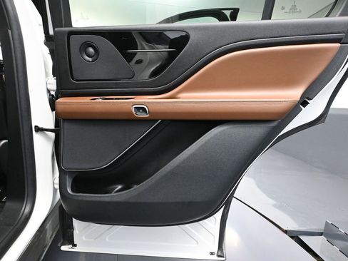 Used 2023 Lincoln Aviator Reserve image 48