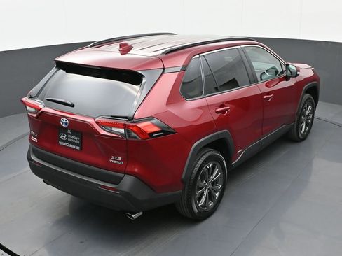 Used 2023 Toyota RAV4 XLE Premium image 34