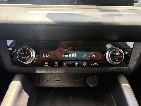 Used 2024 Mitsubishi Outlander SE Black Edition FWD image 23