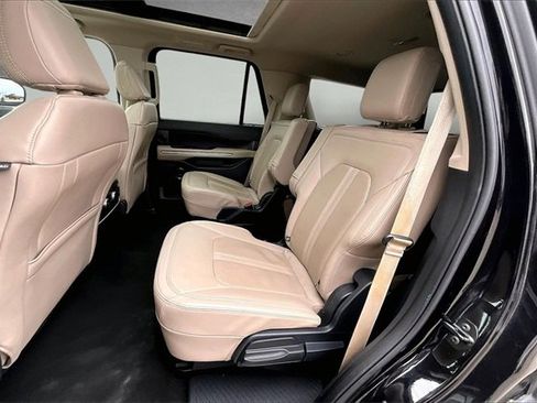 Used 2024 Ford Expedition Limited image 27