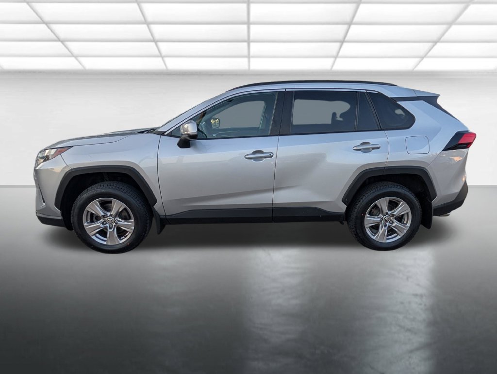 Used 2022 Toyota RAV4 XLE AWD/4WD image 24