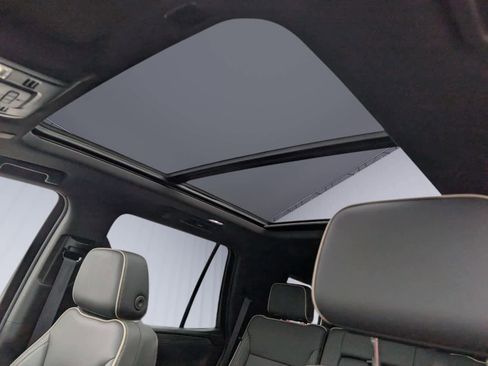 Certified 2024 GMC Yukon SLT w/ SLT Premium Package image 20