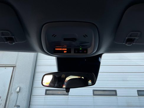 Used 2025 Chevrolet Trax LT image 15