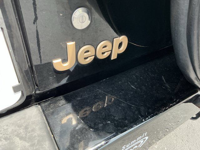Used 2014 Jeep Wrangler Unlimited Sahara AWD/4WD image 7