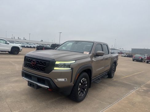 Certified 2022 Nissan Frontier Pro-X w/ Technology Package image 5