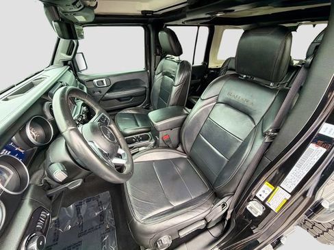 Used 2018 Jeep Wrangler Unlimited Sahara AWD/4WD image 21