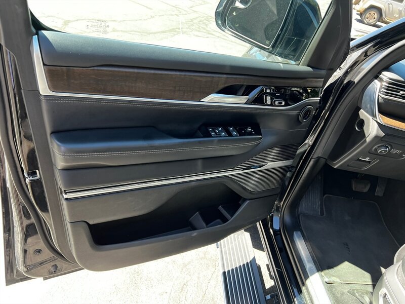 Used 2024 Jeep Grand Wagoneer L 4WD image 21