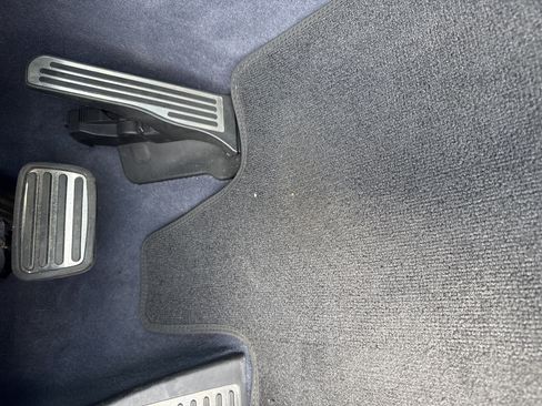 Used 2021 Chevrolet Corvette Stingray Premium Conv w/ Z51 Performance Package image 17