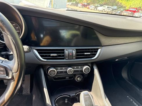 Used 2021 Alfa Romeo Giulia Ti w/ Active Assist 2 Package TI AWD/4WD image 19