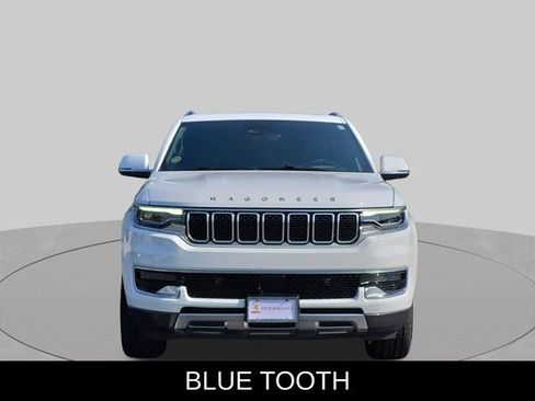 Used 2022 Jeep Wagoneer Series III w/ Premium Group I AWD/4WD image 2