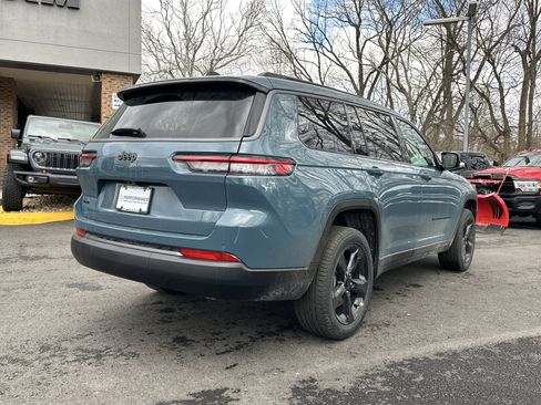New 2026 Jeep Grand Cherokee L Limited w/ Limited Altitude Package image 18