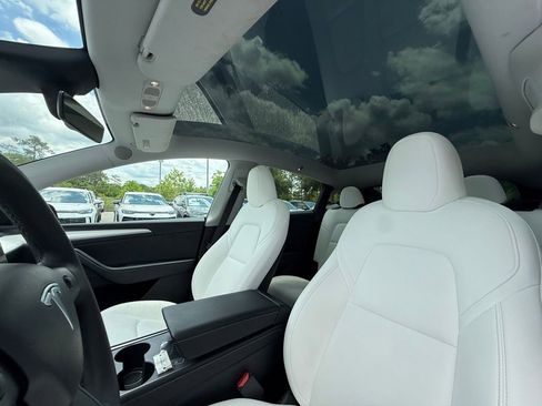 Used 2023 Tesla Model Y Long Range AWD/4WD image 21