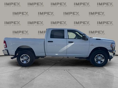Used 2023 RAM 2500 Tradesman w/ Chrome Appearance Group image 6
