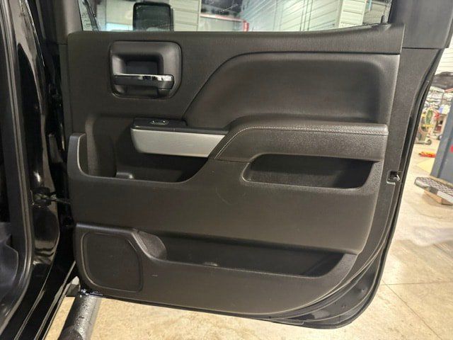 Used 2017 Chevrolet Silverado 2500 LT w/ Midnight Edition AWD/4WD image 14