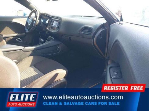 Used 2021 Dodge Challenger GT AWD/4WD image 10