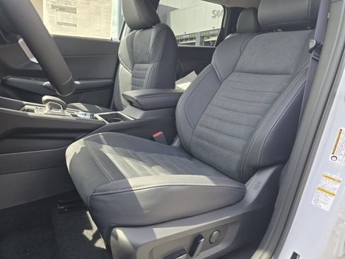 New 2026 Nissan Rogue SL AWD/4WD image 17