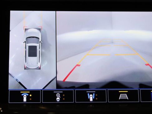 Used 2024 Cadillac XT6 Sport w/ Technology Package AWD/4WD image 25