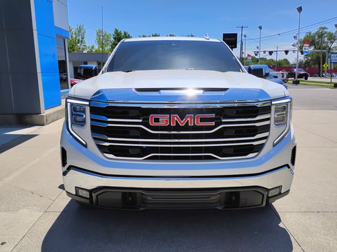 Used 2023 GMC Sierra 1500 SLT w/ SLT Convenience Package AWD/4WD image 30