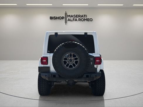 Used 2022 Jeep Wrangler Unlimited Rubicon 4xe AWD/4WD image 4