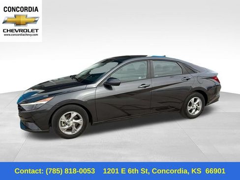 Used 2022 Hyundai Elantra SE FWD image 1