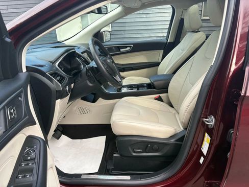 Used 2020 Ford Edge Titanium w/ Equipment Group 301A image 10