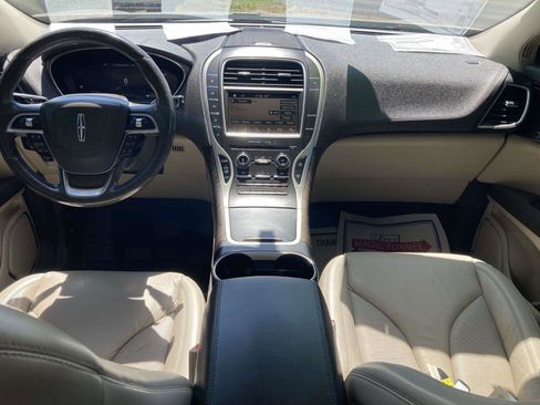 Used 2019 Lincoln Nautilus Select FWD image 17