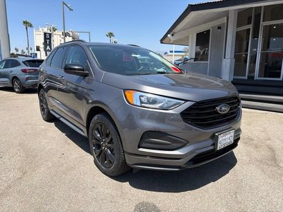 Used 2023 Ford Edge SE w/ Black Appearance Package