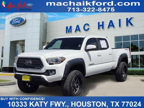 Used 2019 Toyota Tacoma TRD Off-Road w/ Technology Package image 1