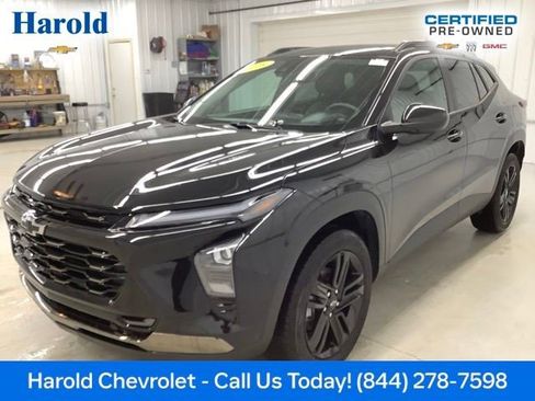Certified 2025 Chevrolet Trax ACTIV FWD image 3