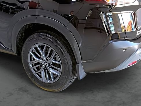 Certified 2023 Nissan Rogue S image 9