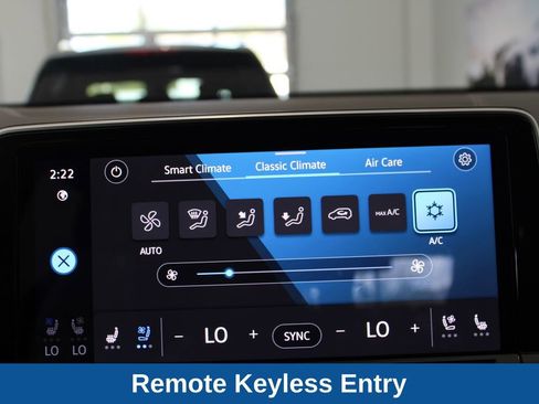 Used 2025 Volkswagen Atlas Cross Sport SE image 9